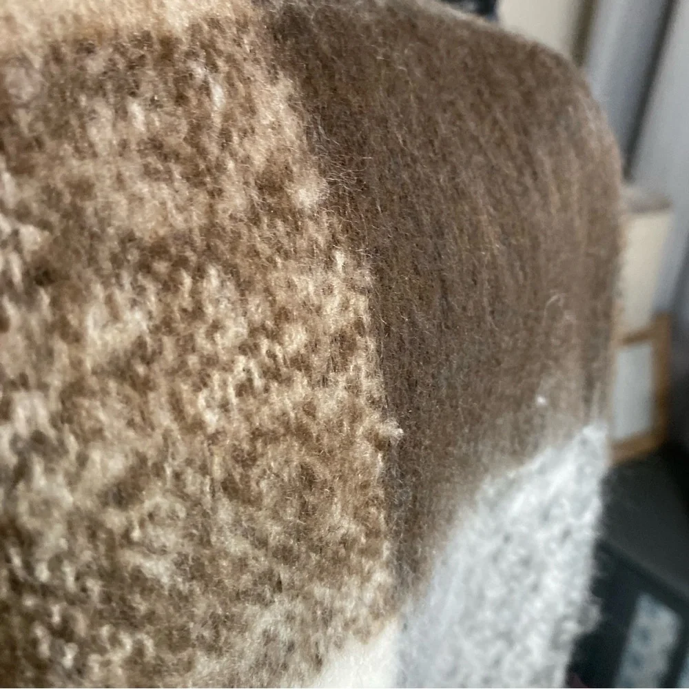 A007 NWT Old Navy Plaid Fringe Plush Scarf Brown Gray Cream Softbrushed